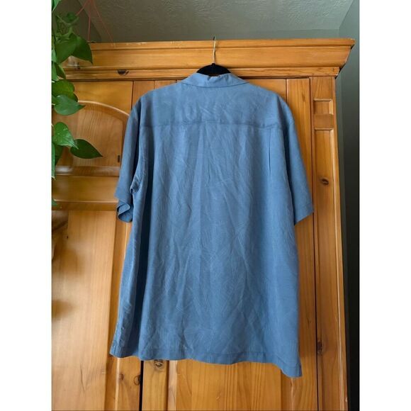 Tommy Bahama 100% Silk Embossed Jacquard Camp Shirt – Blue - Picture 3 of 8
